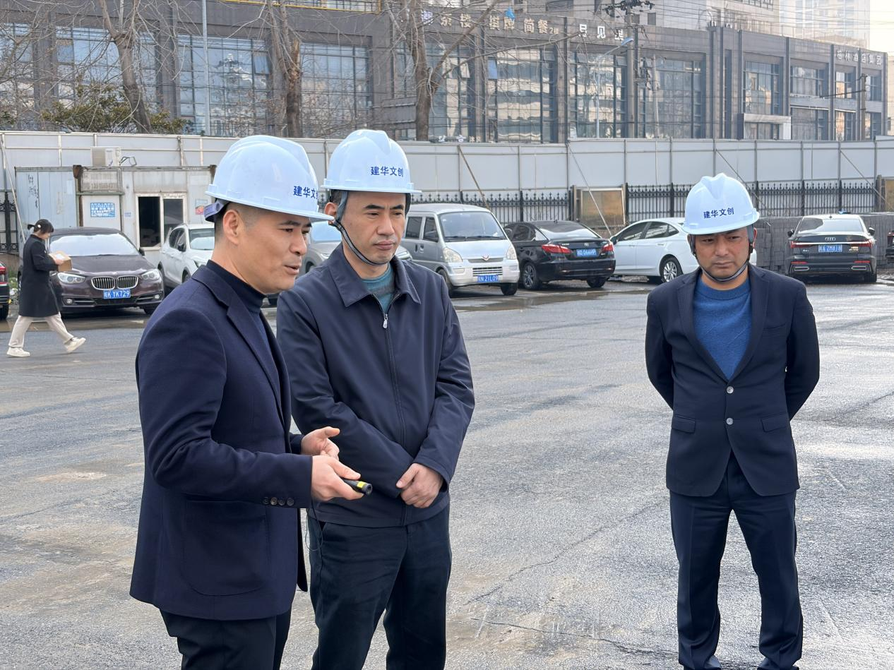 合肥市住建局張曉冬副局長(zhǎng) 調(diào)研355潮流創(chuàng)意社區(qū)