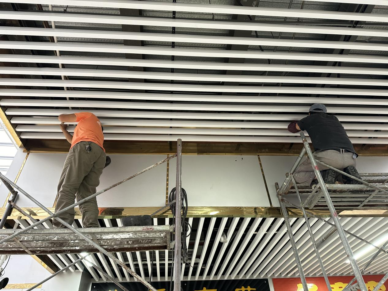 錢江商城對場內(nèi)連廊進(jìn)行加固