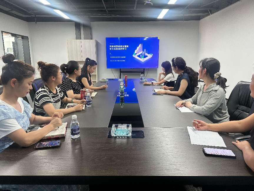 建華文創(chuàng)集團(tuán)浙皖兩地招商團(tuán)隊(duì)開展新媒體平臺(tái)招商工作交流提升會(huì)