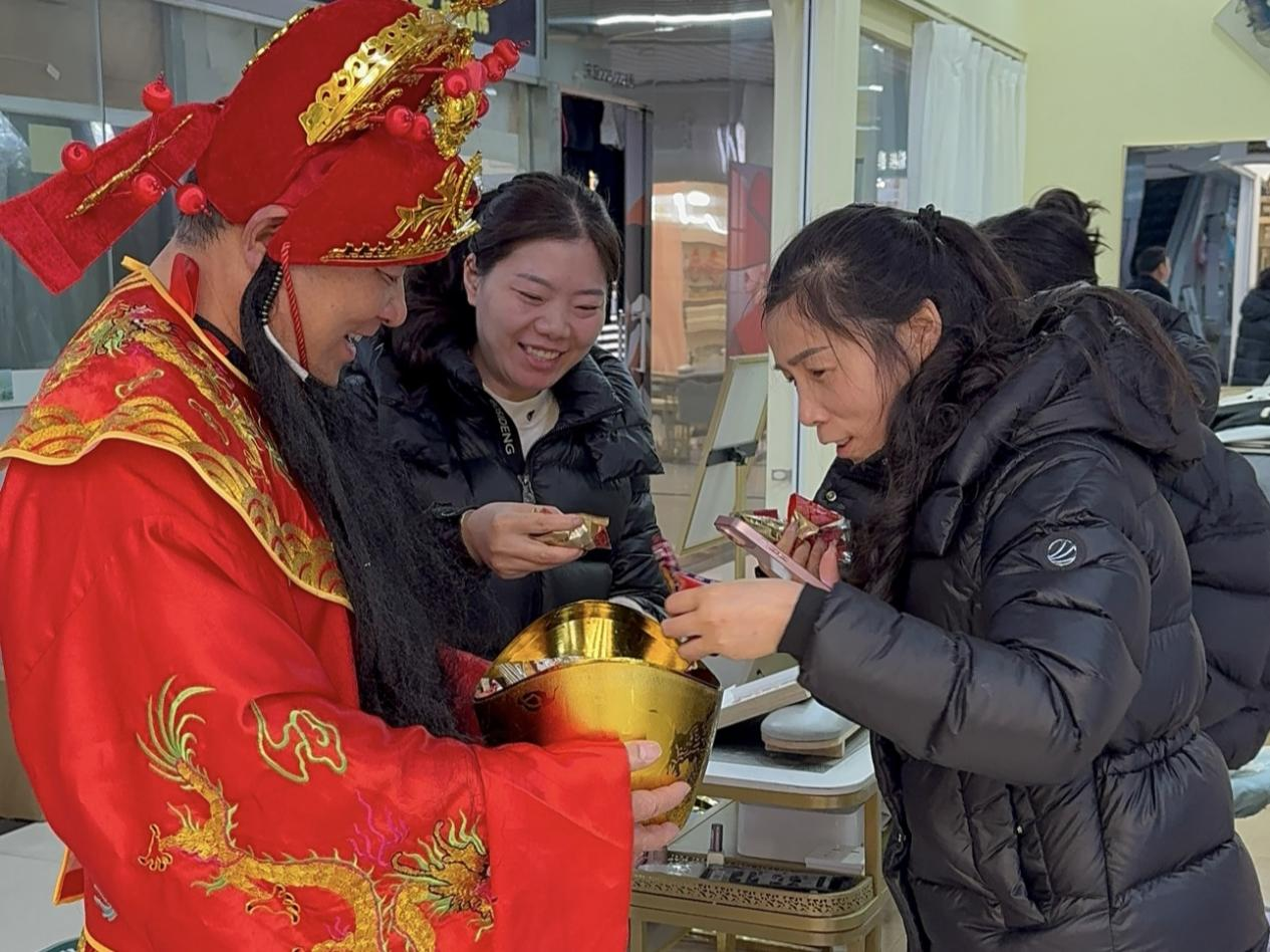 財(cái)神送福啟新程 馬年開(kāi)工迎鴻運(yùn)