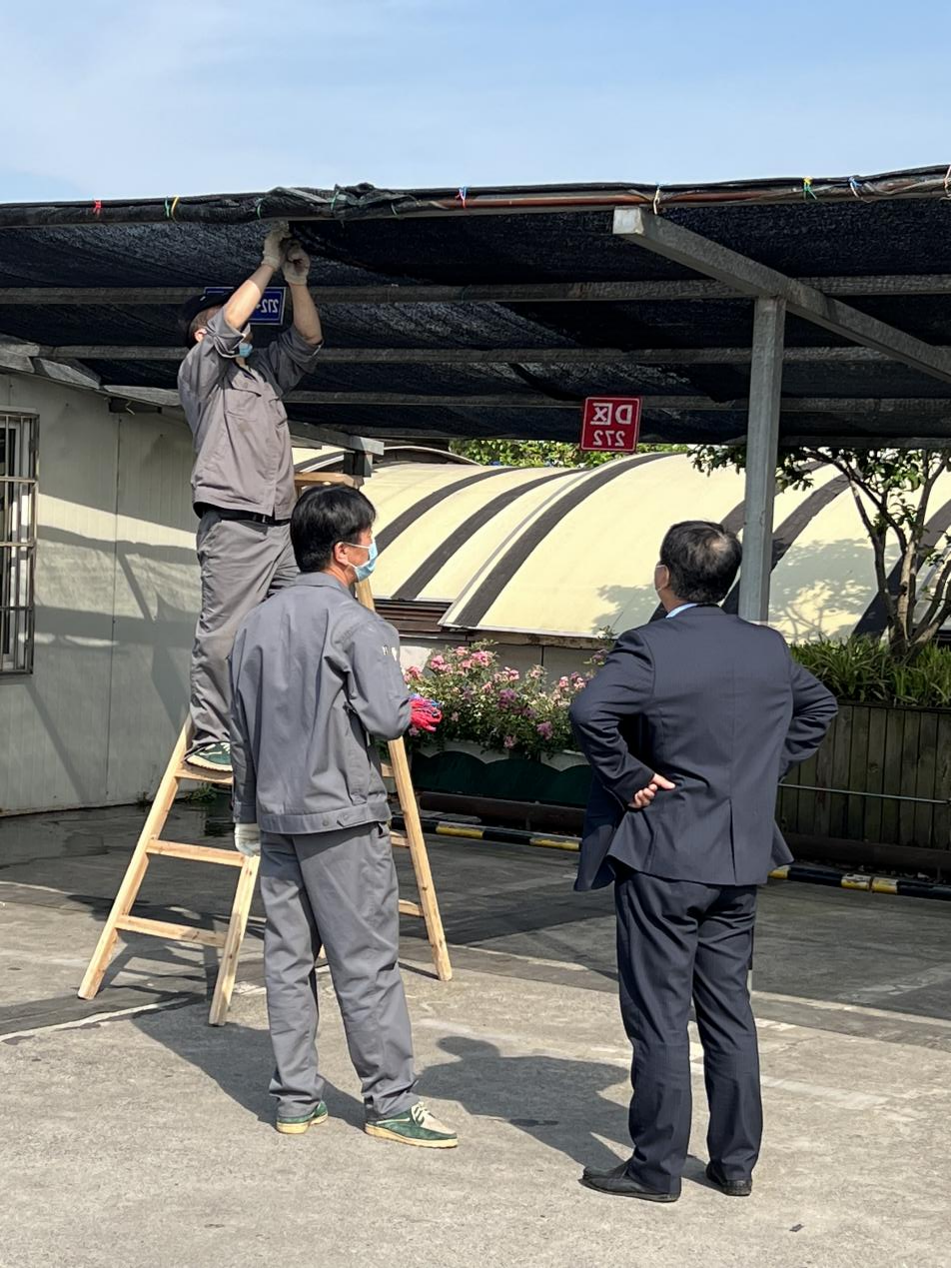 錢江商城更新屋頂停車場(chǎng)遮陽(yáng)網(wǎng)