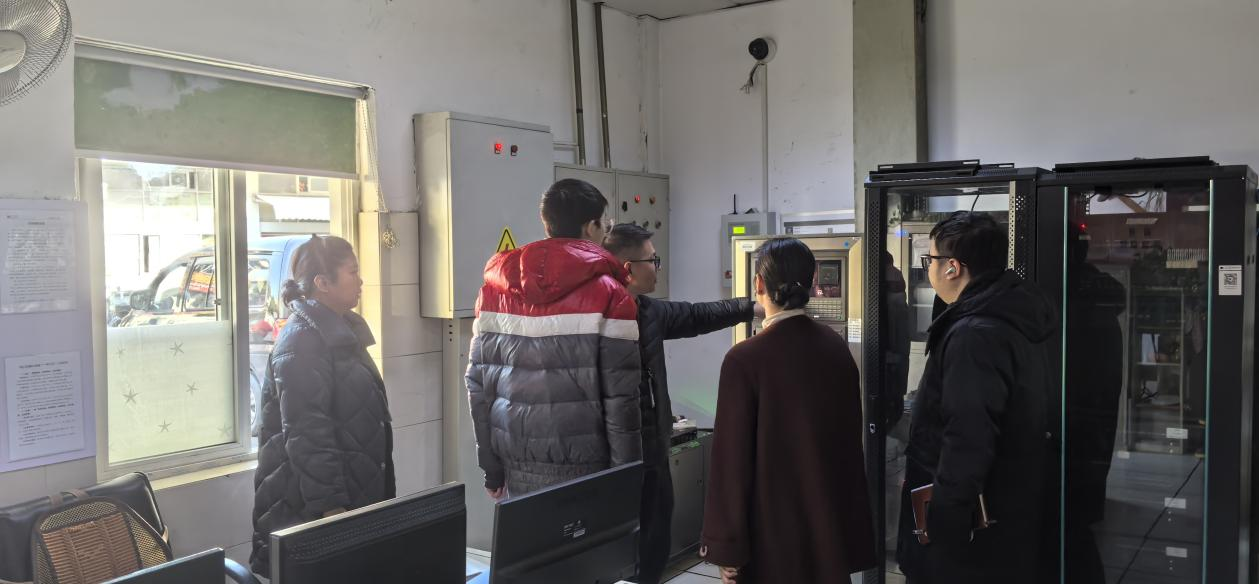 政企聯(lián)動查隱患 筑牢商城安全線