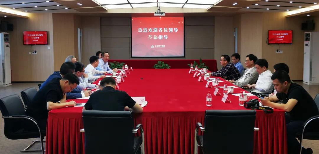 省委常委、統(tǒng)戰(zhàn)部部長(zhǎng)熊建平蒞臨集團(tuán)調(diào)研