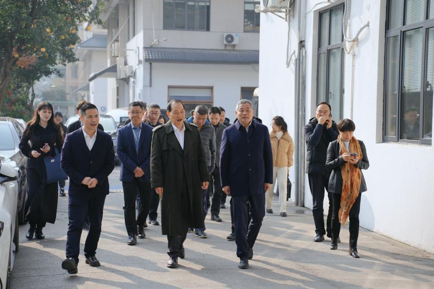 市政協(xié)黨組副書記、副主席許明一行赴律威調(diào)解中心調(diào)研