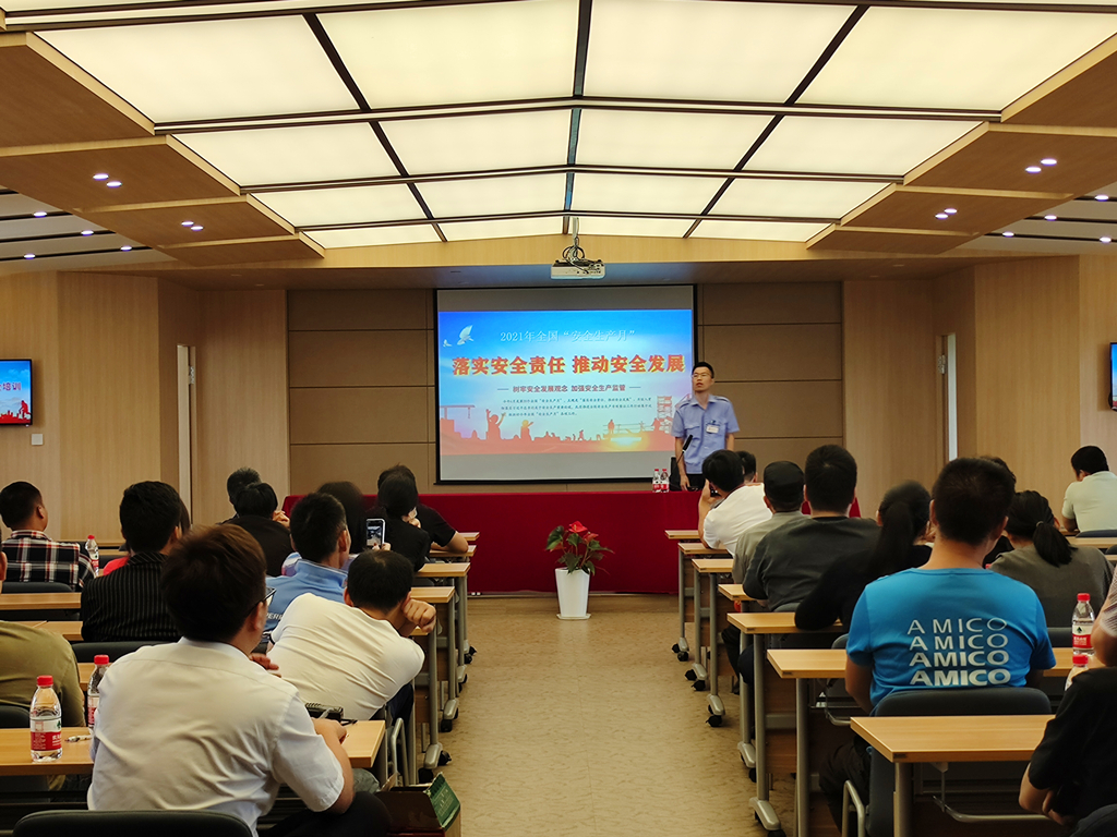 落實(shí)安全責(zé)任 推動(dòng)安全發(fā)展 ——建華市場(chǎng)開展消防安全培訓(xùn)