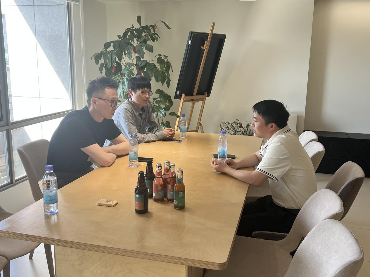 錢江商城管理團隊走訪武林夜市 共探經(jīng)濟發(fā)展新路徑