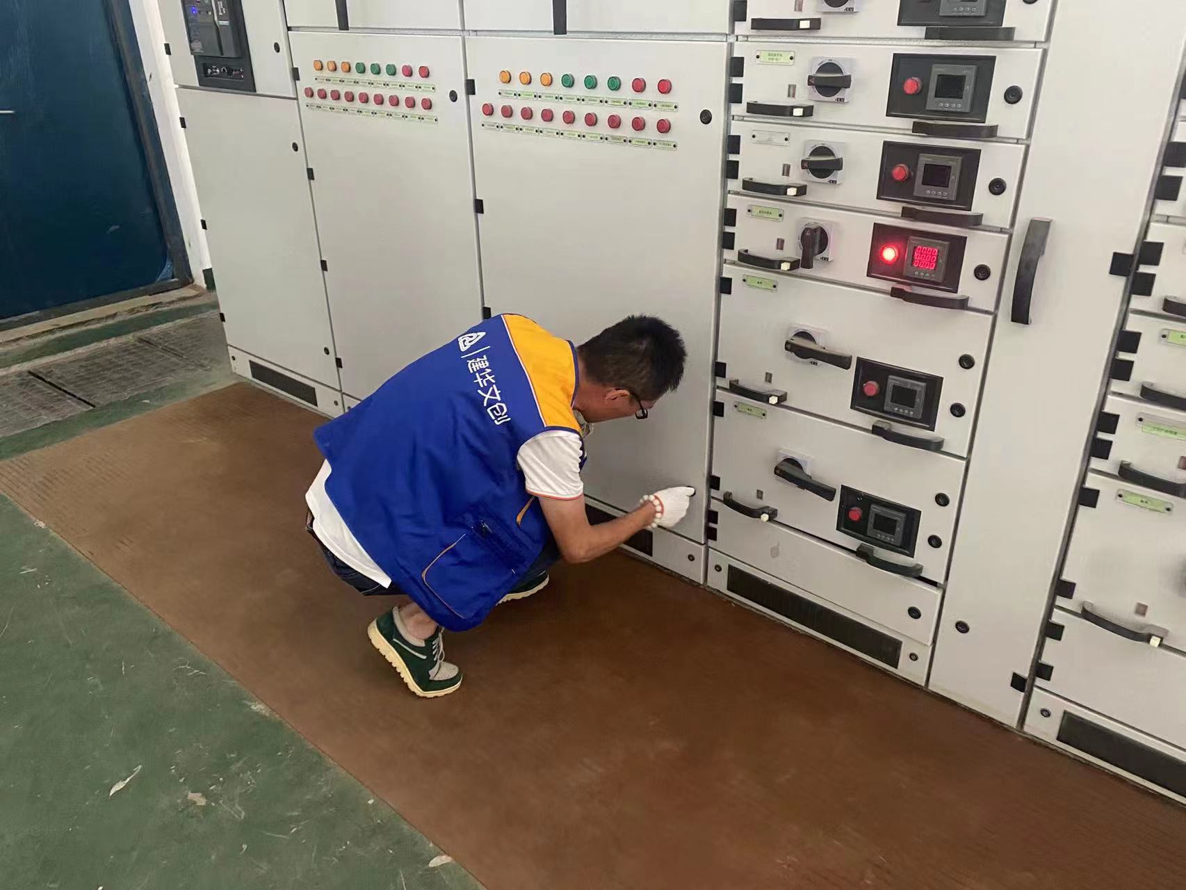 “夏季用電需謹(jǐn)慎，園區(qū)把關(guān)無隱患” ——建華文創(chuàng)集團(tuán)開展用電安全檢查工作