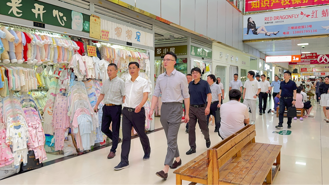 繃緊“安全弦”，把好“節(jié)前關(guān)”！拱墅區(qū)區(qū)領(lǐng)導(dǎo)蒞臨錢江商城開展節(jié)前安全生產(chǎn)檢查