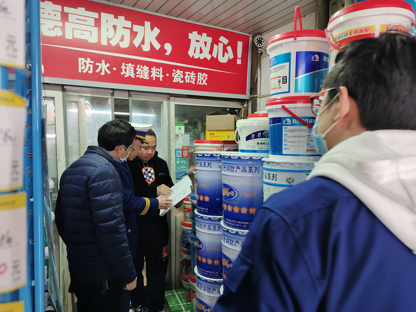 區(qū)工商、消防大隊走訪建華市場