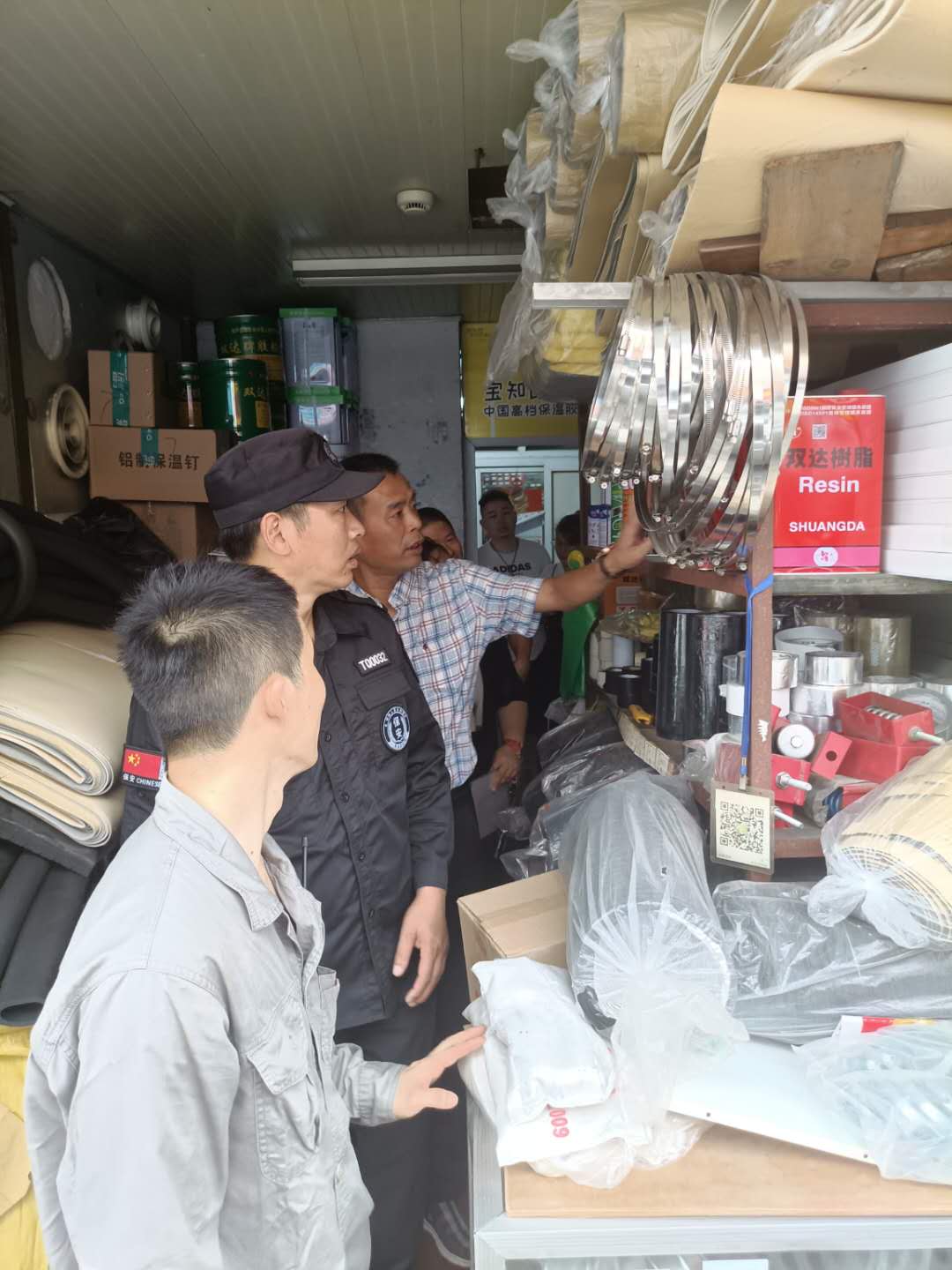 建華市場(chǎng)開展夏季消防安全檢查