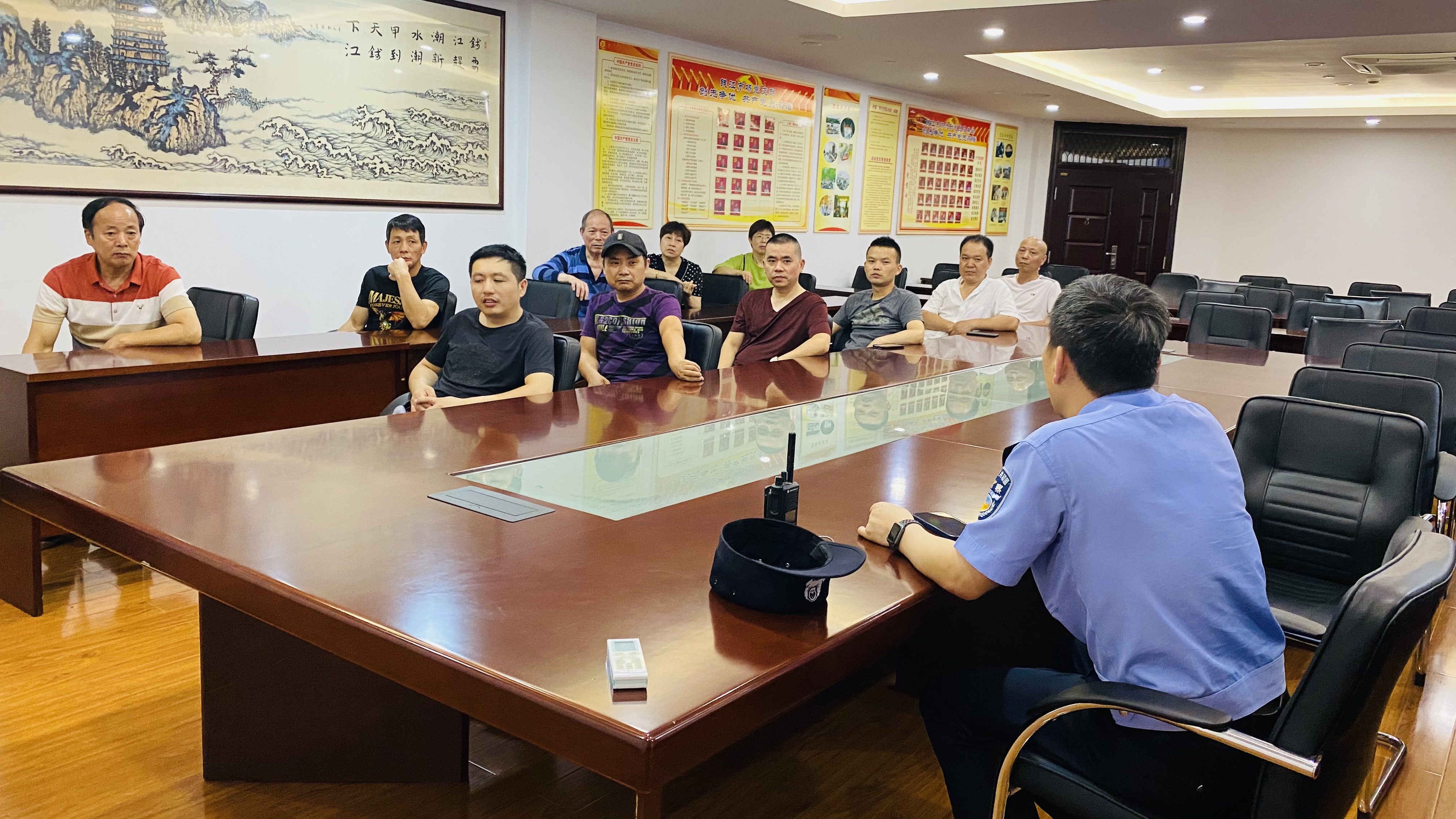 錢江商城聯(lián)合大關(guān)派出所開(kāi)展購(gòu)銷刀具管理培訓(xùn)