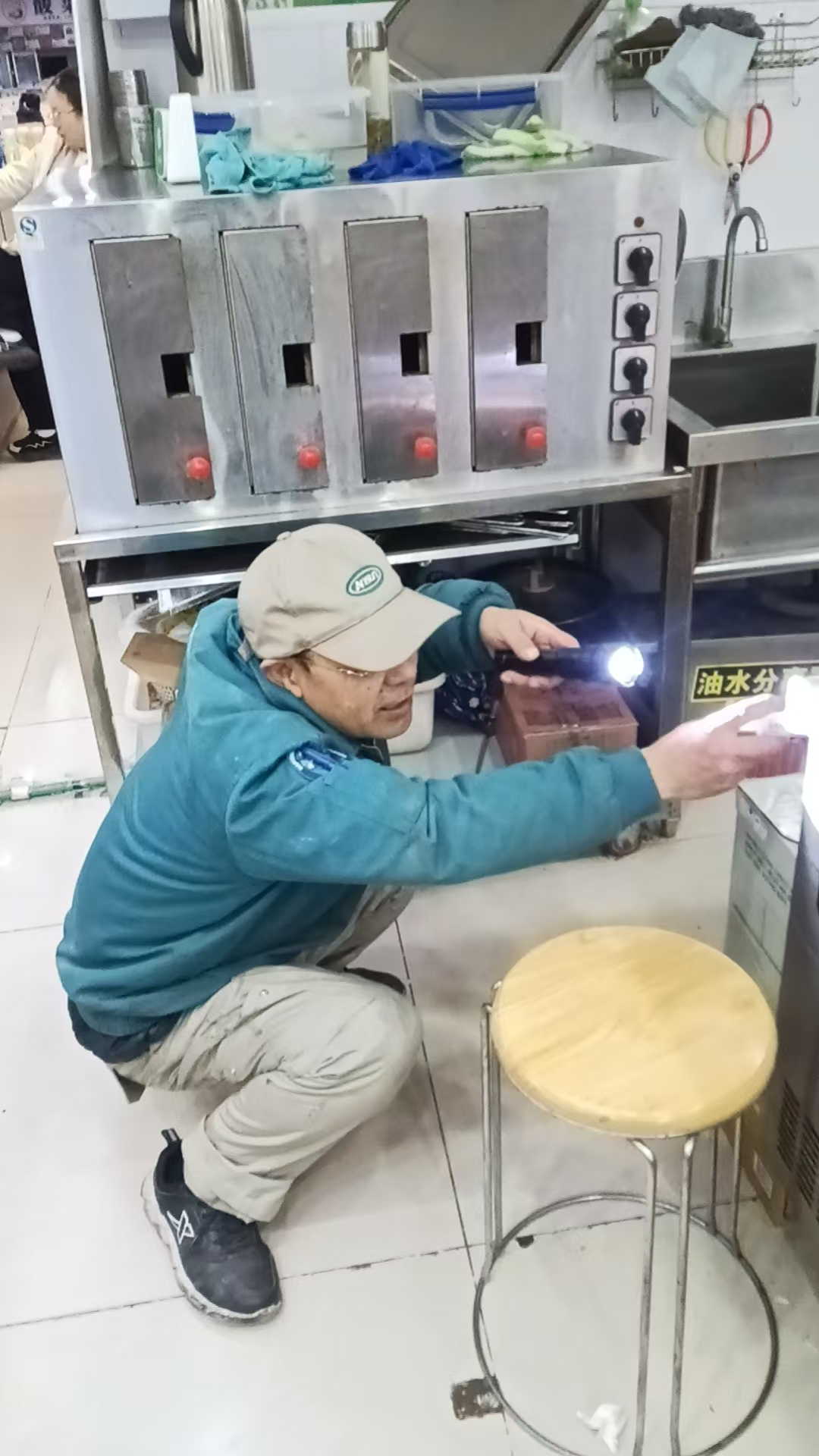 專業(yè)除四害，守護(hù)美食天地