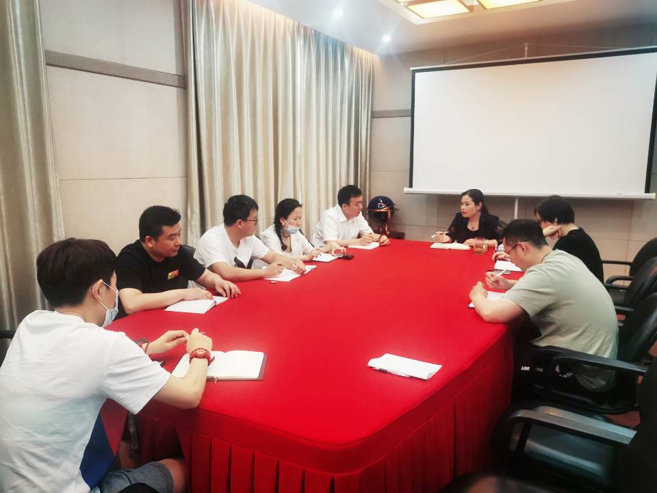   建華小貸召開6月份月度例會(huì)暨年中經(jīng)營分析會(huì)議