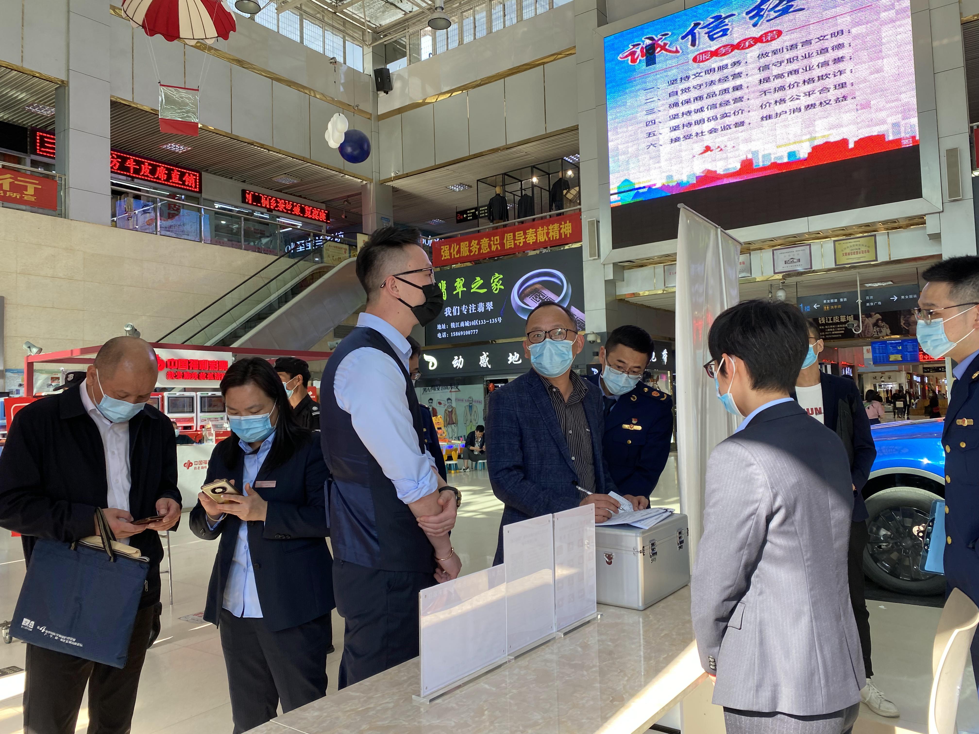 浙江省市場監(jiān)管局檢查組蒞臨錢江商城 驗(yàn)收“五化”市場創(chuàng)建工作