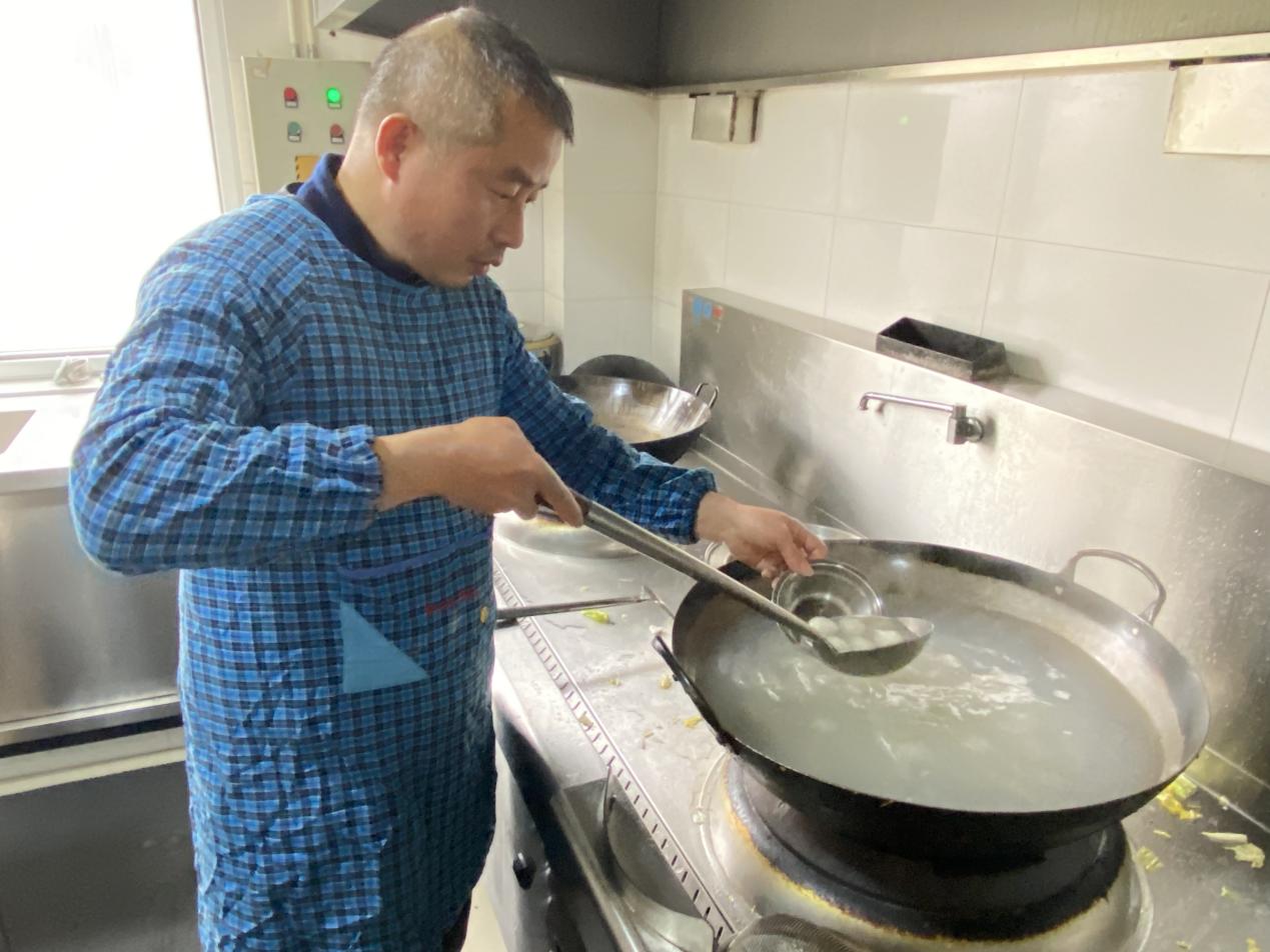 小小湯圓慶元宵，濃濃真情暖人心