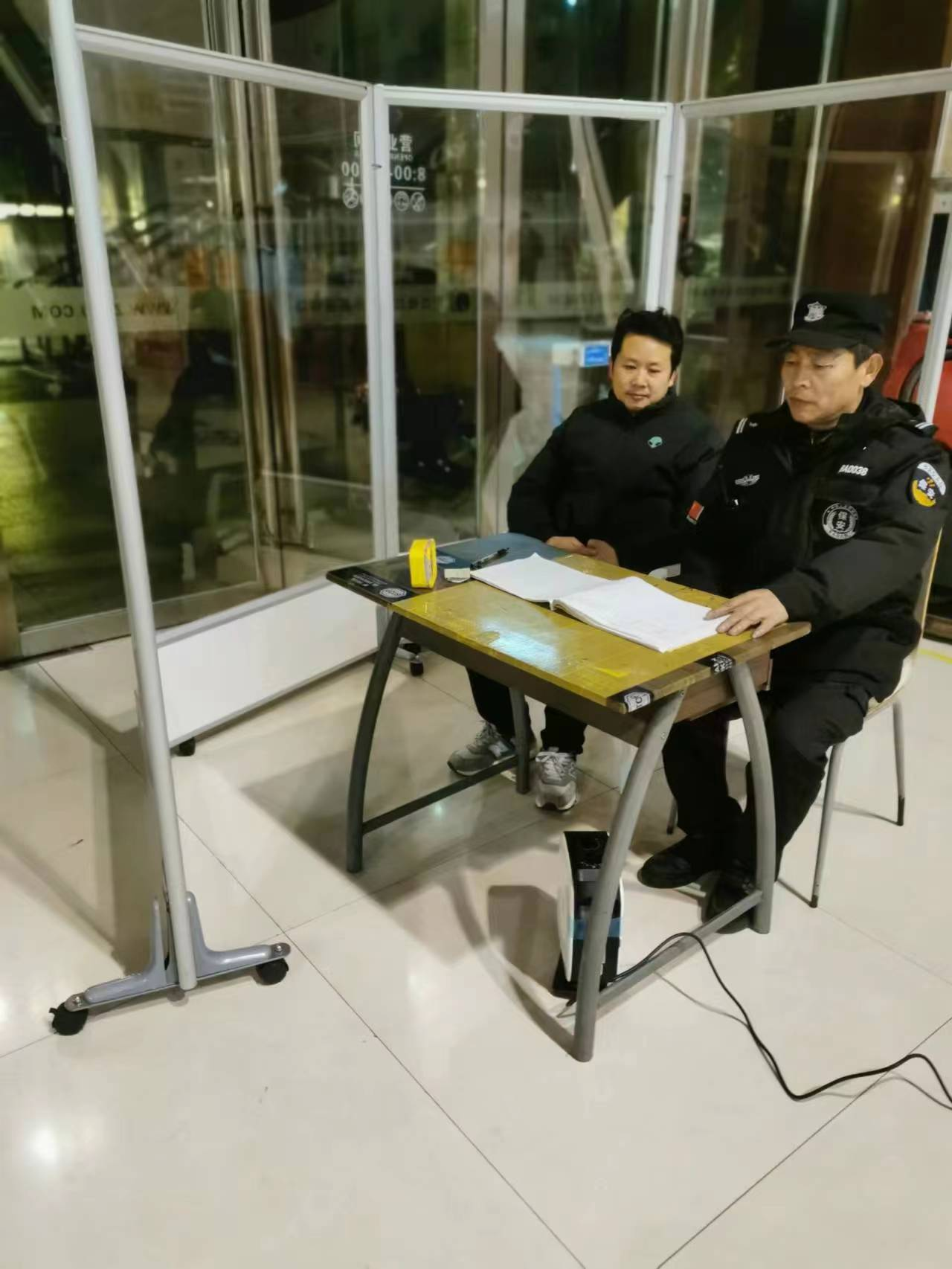 送溫暖情系員工 戰(zhàn)嚴寒堅守崗位