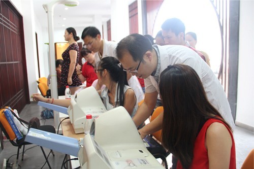20130626-27建華文創(chuàng)園黨支部聯(lián)合拱墅二院開展“輕松一身，慢病遠(yuǎn)離”主題活動 (2).jpg